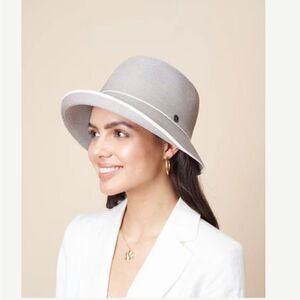 NEW WITH TAGS PINEAPPLE AND STAR THE MAURES HAT IN MIDNIGHT GRAY
